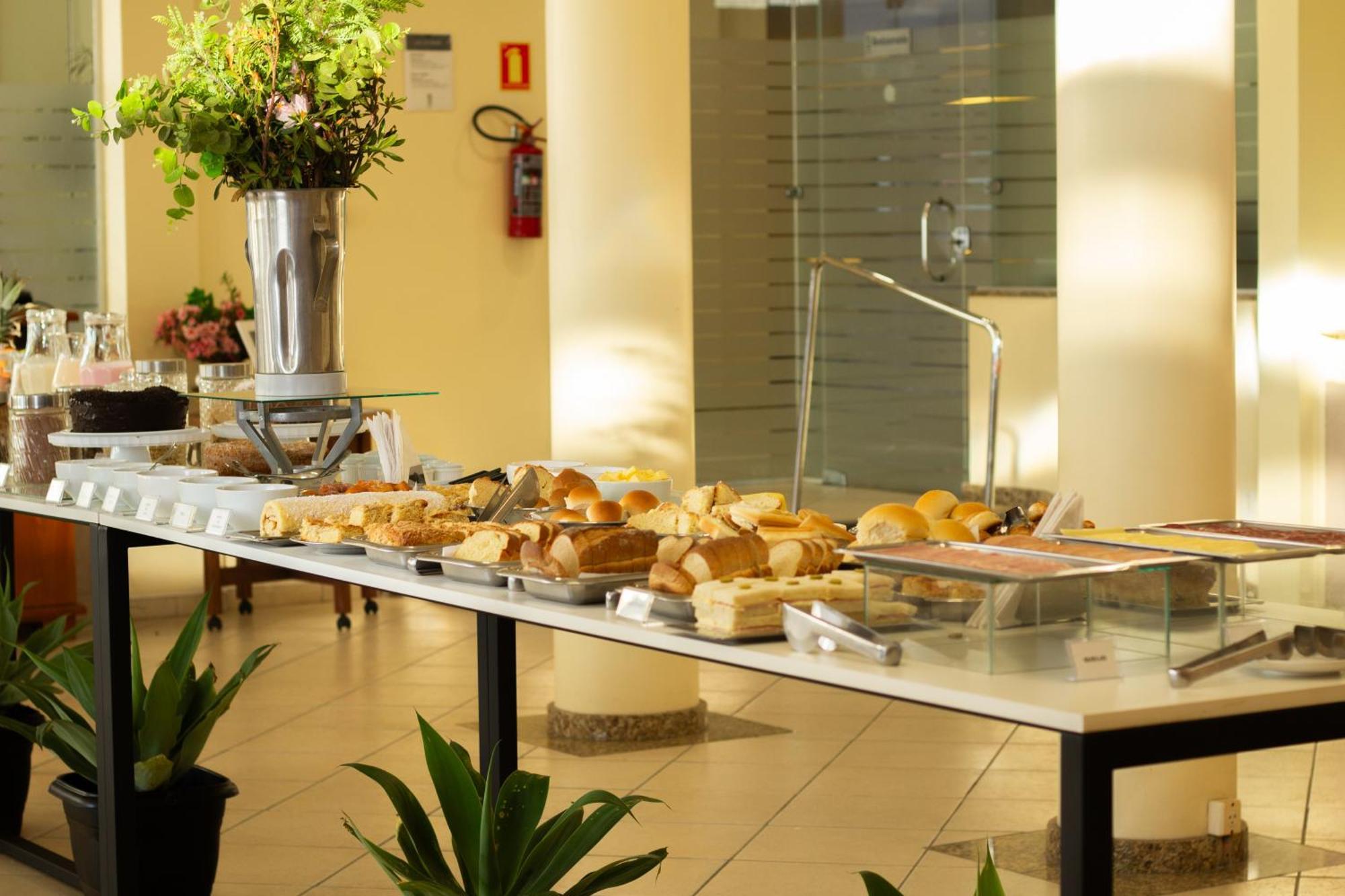 Hotel Cavera Alegrete Luaran gambar