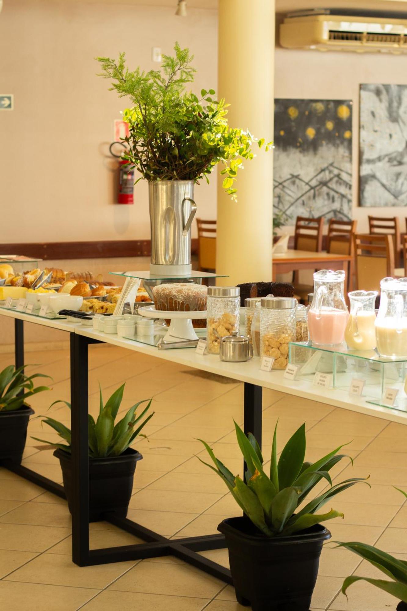 Hotel Cavera Alegrete Luaran gambar